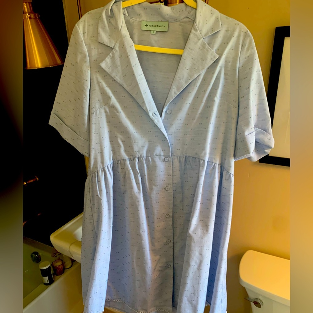 TUCKERNUCK NWOT light blue almost chambrayish classic blouse dress - Swiss dot